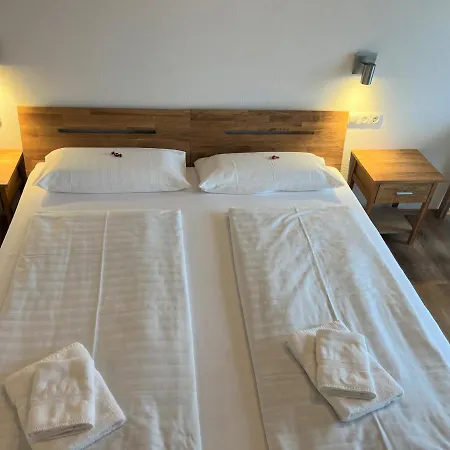 Hotel Gaestehaus Forggensee